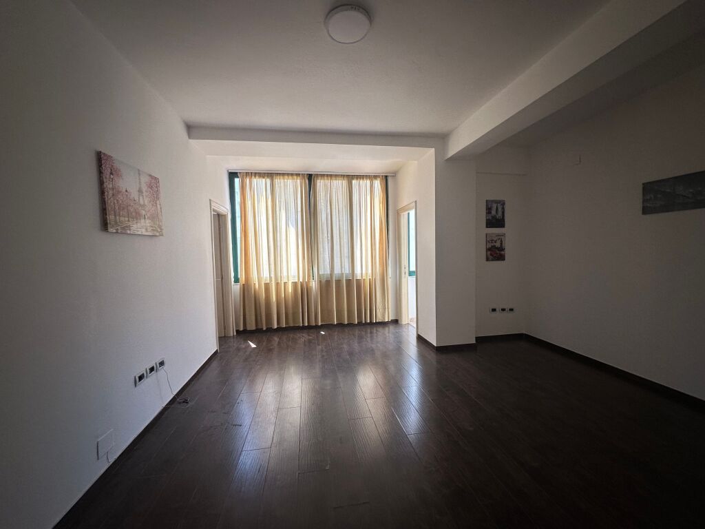 Shitet apartament 1+1 ne Bllok