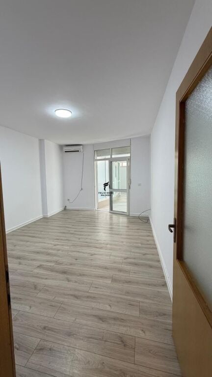 OFFICE FOR RENT 130M2 FORMER EXHIBITION 80,000 LEKE FH-82434