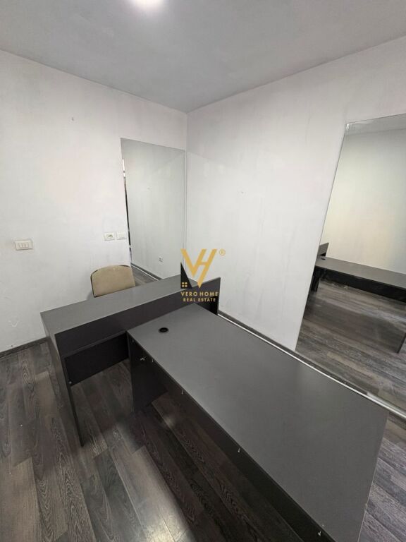 UFFICIO 15 M2 IN AFFITTO A KOMUNA E PARISIT 15.000 LEKE