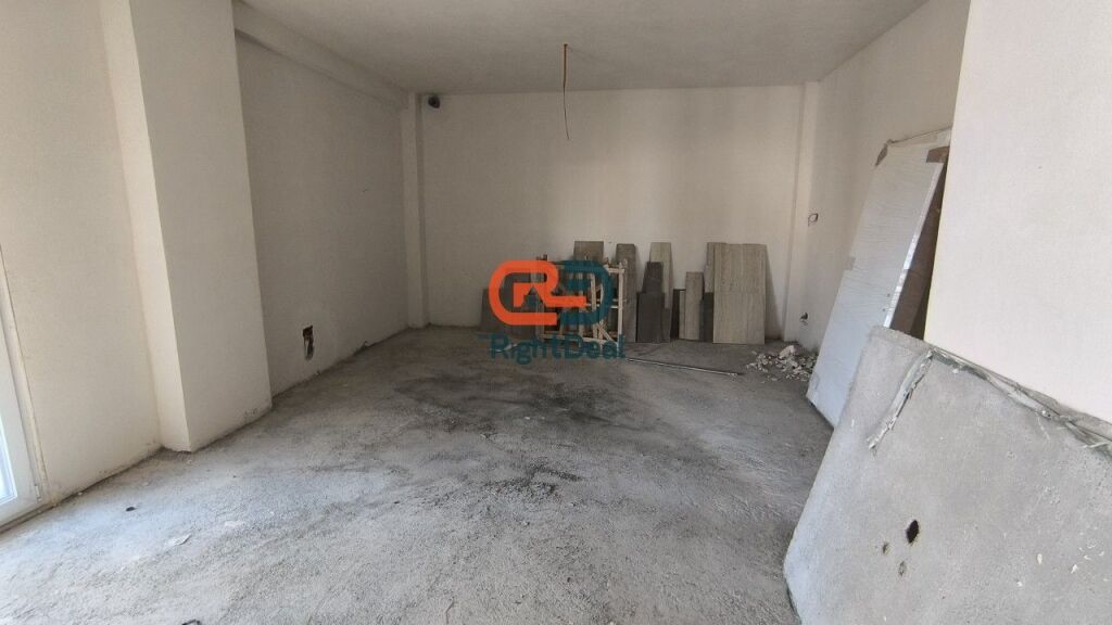 Opportunity, At Tirana Porta E Re, Apartment 2+1+2 With Regular Floor Plan For Sale !!!