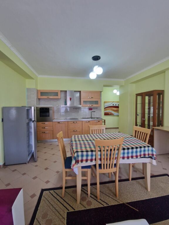 JPET APARTAMENT ME QERA 1+1, RRUGA E DURRESIT