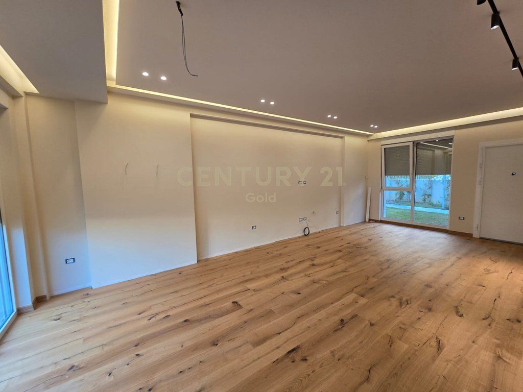 Villa for Sale at Rezidenca AbA near Lake Farka 480,000 €