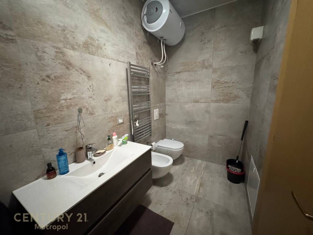 APARTAMENT 2+1+2 PER QIRA+ 1 POST PARKIMI, DREJTORIA E HIGJIENES!