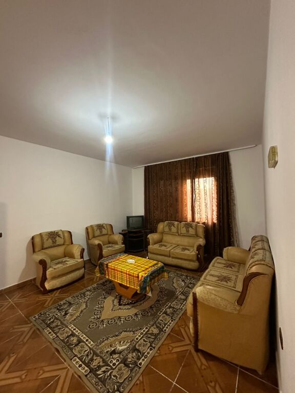 Affitto | Shtëpi private 2 + 1 | Kamez | 300 €/mese