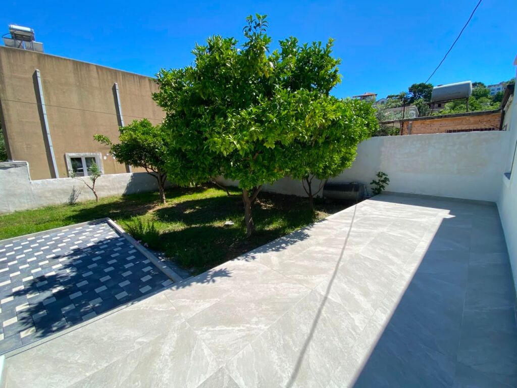 Private House near the Center, Durres!