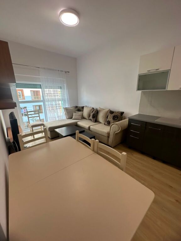 Jepet me qera Ap 2+1 tek Rezidenca Kadiu i pabanuar me pare  450 EURO