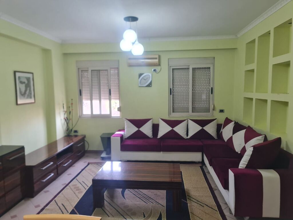🏢Rruga e Durresit,prane Ish Ambasades Jugosllave,jepet me qera apartament 1+1,i mobiluar.60,000 Leke
