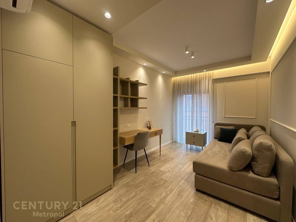 JEPET ME QIRA APARTAMENT 2+1+2, RRUGA E KAVAJËS!