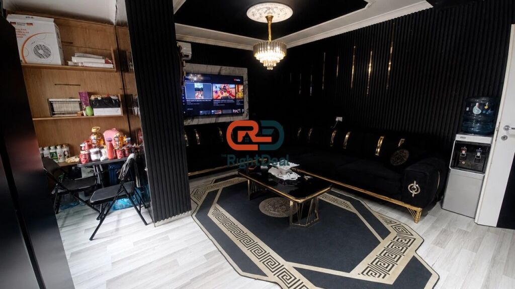 Tek Stadiumi Dinamo, Prane Rruges Kryesore, Shitet Apartament 1+1 Ideal Per Banim Ose Investim !!!