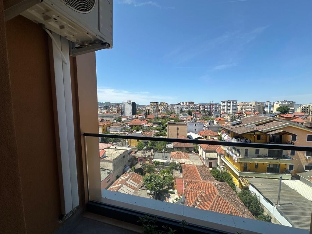 🏡 Jepet me qira apartament 1+1  📍 Bulevardi i Ri, Rruga Jordan Misja (250 m nga Burgu 313)
