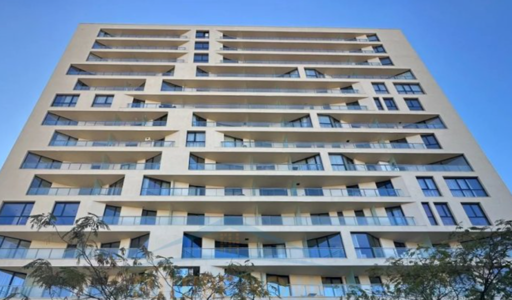For sale, Apartment 2+1+2, Mine Peza Street, Tirana. Empire71488