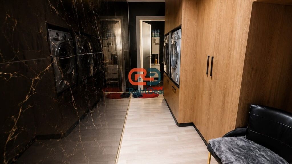 Tek Stadiumi Dinamo, Prane Rruges Kryesore, Shitet Apartament 1+1 Ideal Per Banim Ose Investim !!!