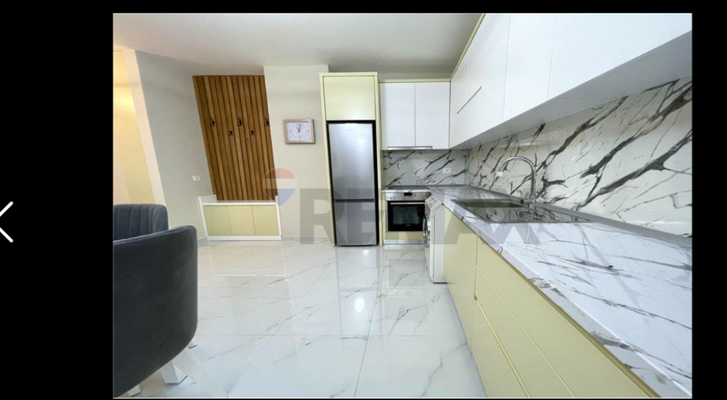 Apartament per qera 2+1 tek Prokuroria e Tiranes