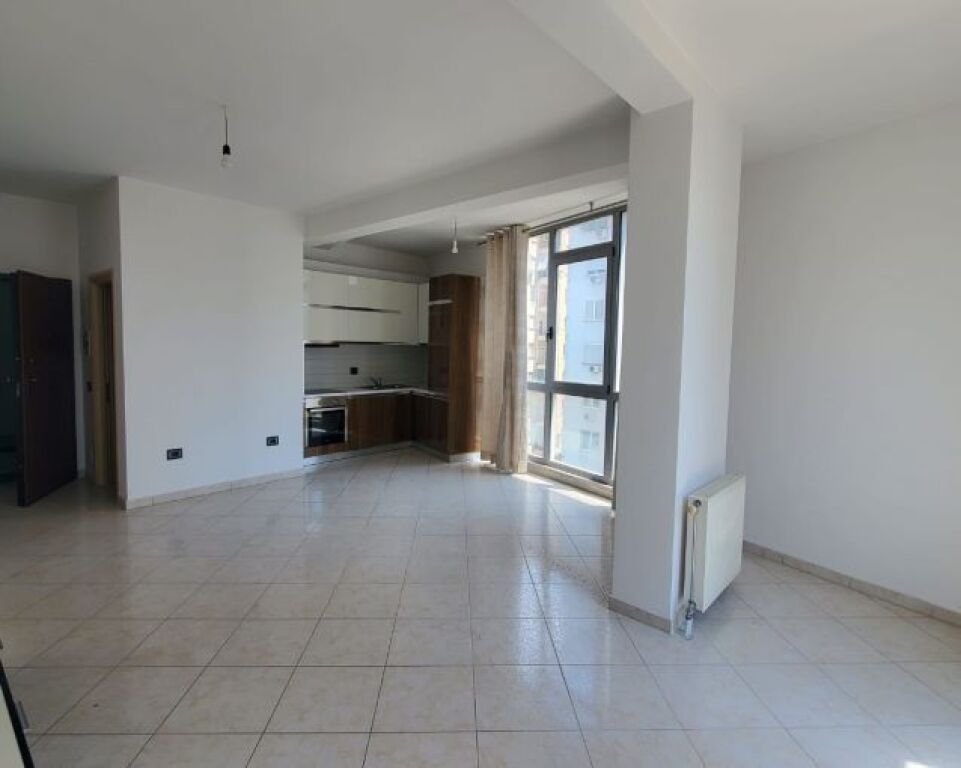 Jepet Apartament 2+1+2 Vetem per zyra me qira tek Kompleksi Kika 2 , Komuna e Parisit .