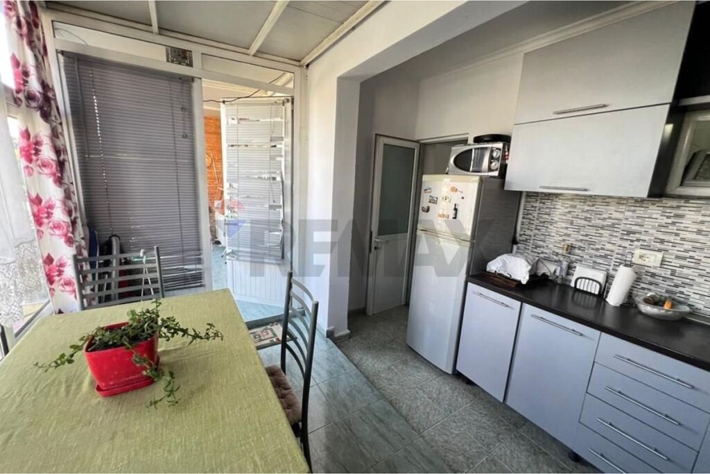 APARTAMENT 1+1 PER SHITJE NE LAPRAKE