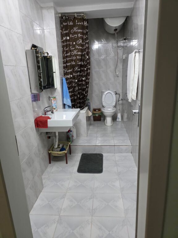 🏡 Jepet me Qira Apartament 2+1 ne Ali Dem tek Ish Tregu Elektrik, 600 mije leke