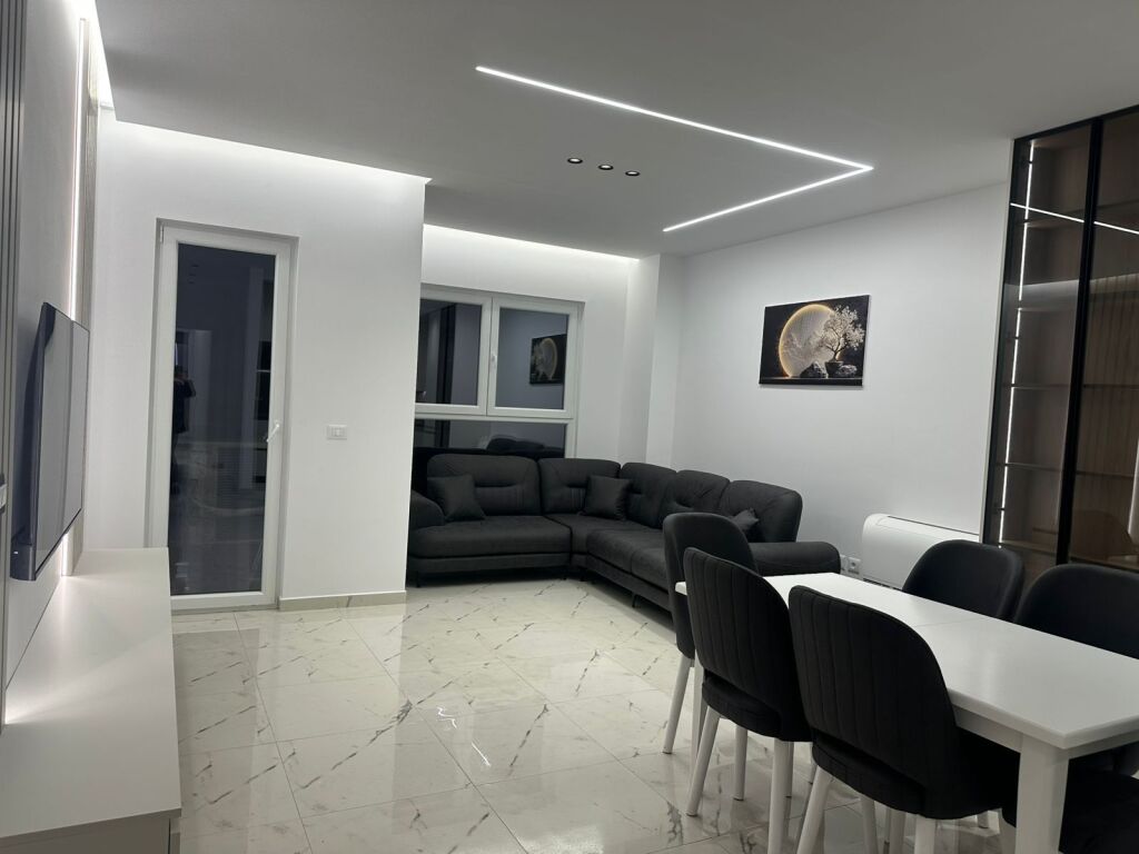 Affittasi appartamento mai abitato prima 2+1+2+Posto Auto presso il Complesso Aura