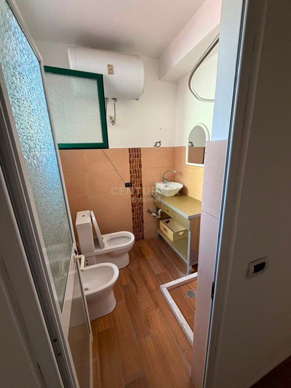 Apartament 1+1 per Shitje ne Bllok