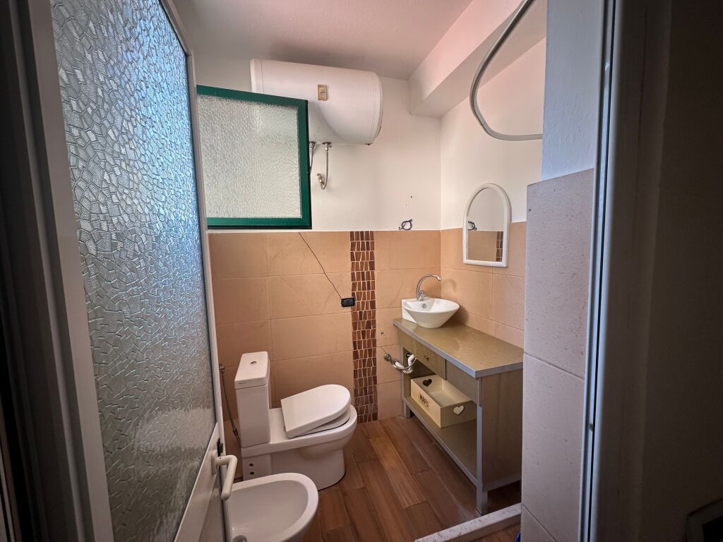 Shitet apartament 1+1 ne Bllok