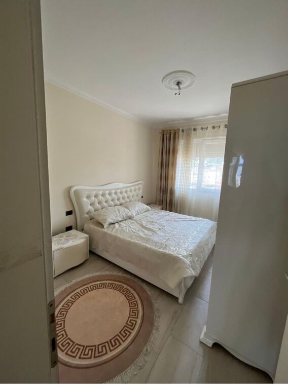 2+1,te xhamia kopshti botanik,500 euro