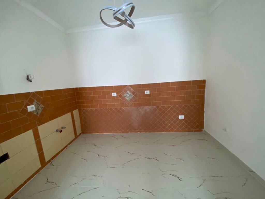 Private House near the Center, Durres!