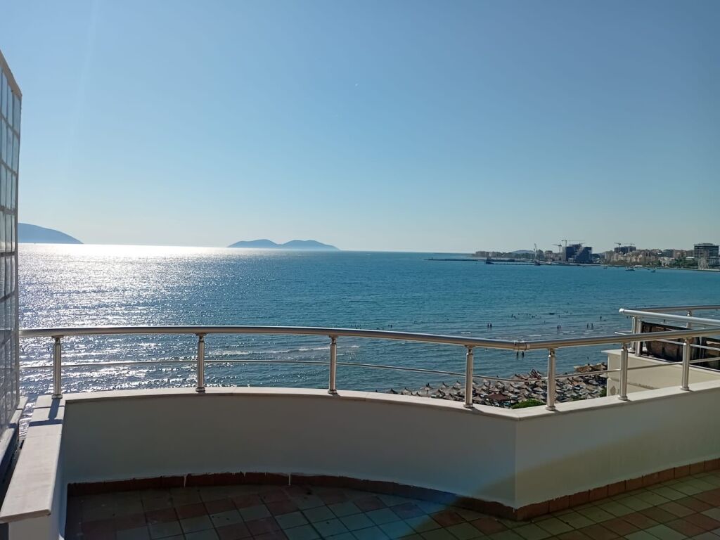 Apartament me qera