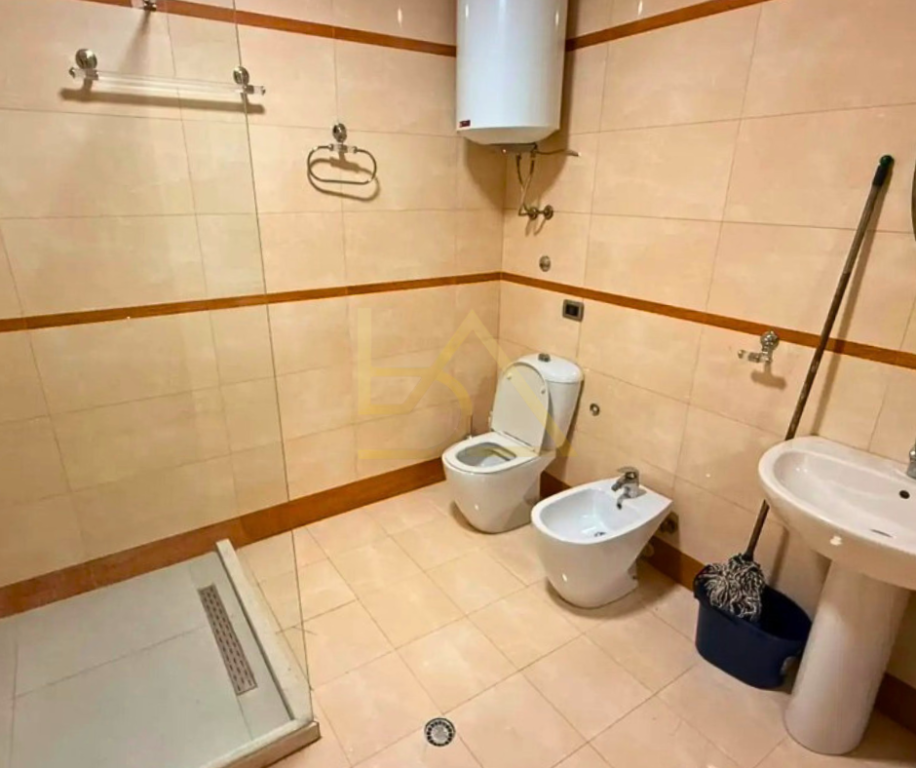 Appartamento 2+1 in Affitto – Arturbina, Lago Artificiale, Tirana