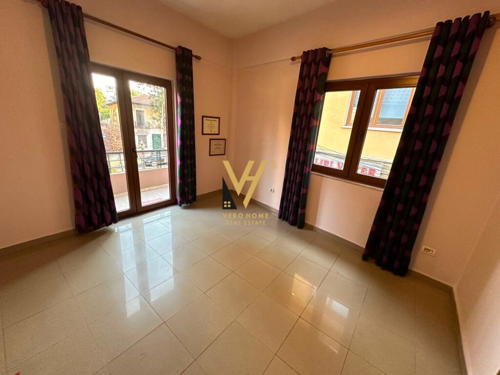 BUSINESS PREMISES 160 M2 FOR RENT ON KAVAJES STREET 280,000 LEKE
