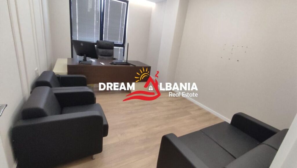 Ufficio in affitto in Via Mine Peza presso Golden Tower (ID 42215496)