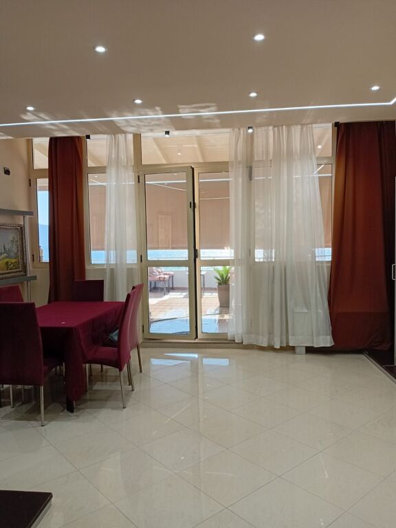 Apartament me qera