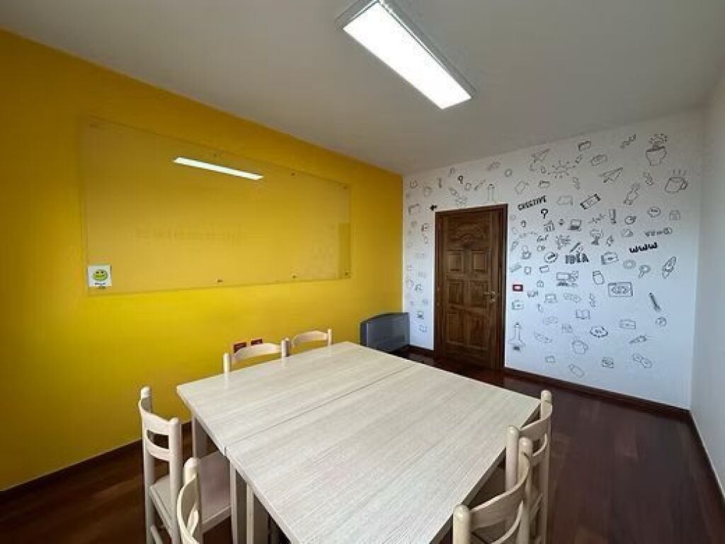 🏢 Dibrës Street, Halili Complex – Office space for rent with an area of 120 m². 120,000 Lekë/net