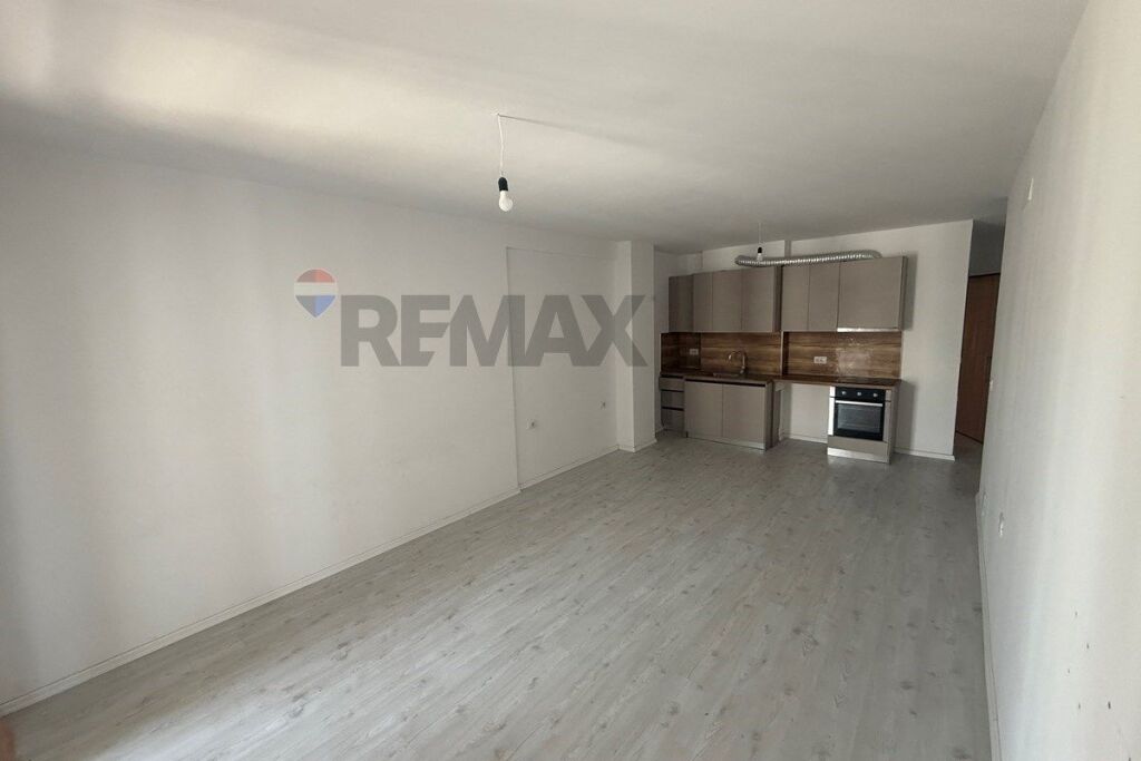 Apartament 2+1me qera ne Kombinat