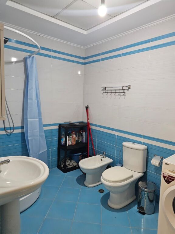 TEK QENDRA CONCORDE, KULLA NR. 1 ME PAMJE MBI RRUGEN "5 MAJI", TIRANE Jepet me qera ap. 2+1+ballkon