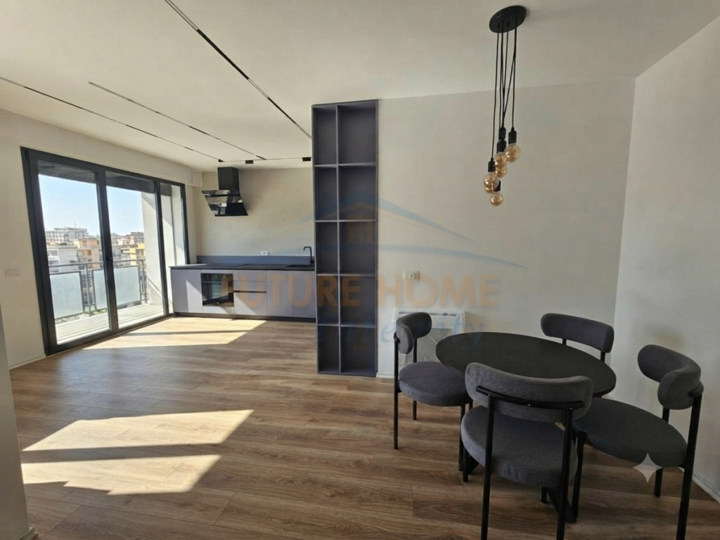 Qera, Apartament 2+1+2+Post Parkimi, Ish Tregu Elektrik, Tiranë.