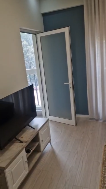 Apartament 2+1, Rruga e Barrikadave!