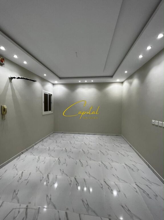NEGOZIO IN AFFITTO 30 M2 PAZARI I RI 1.400 EURO