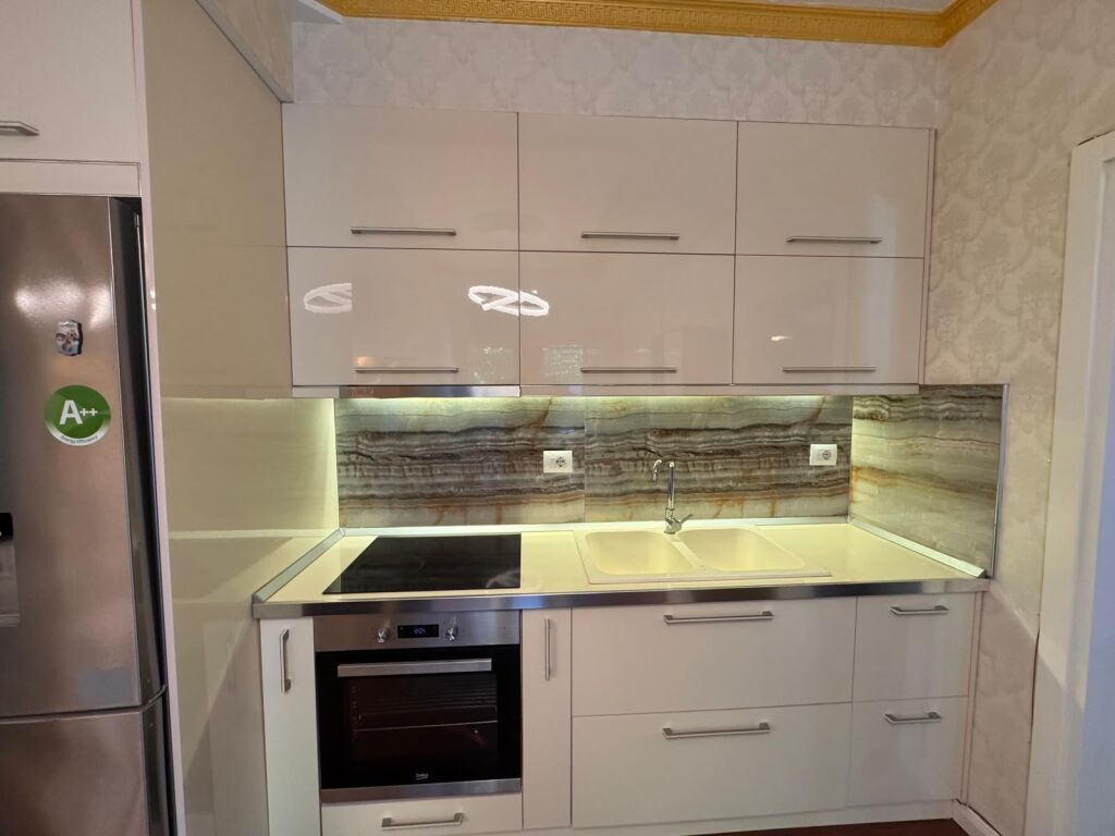 Jepet me qira apartament 2+1