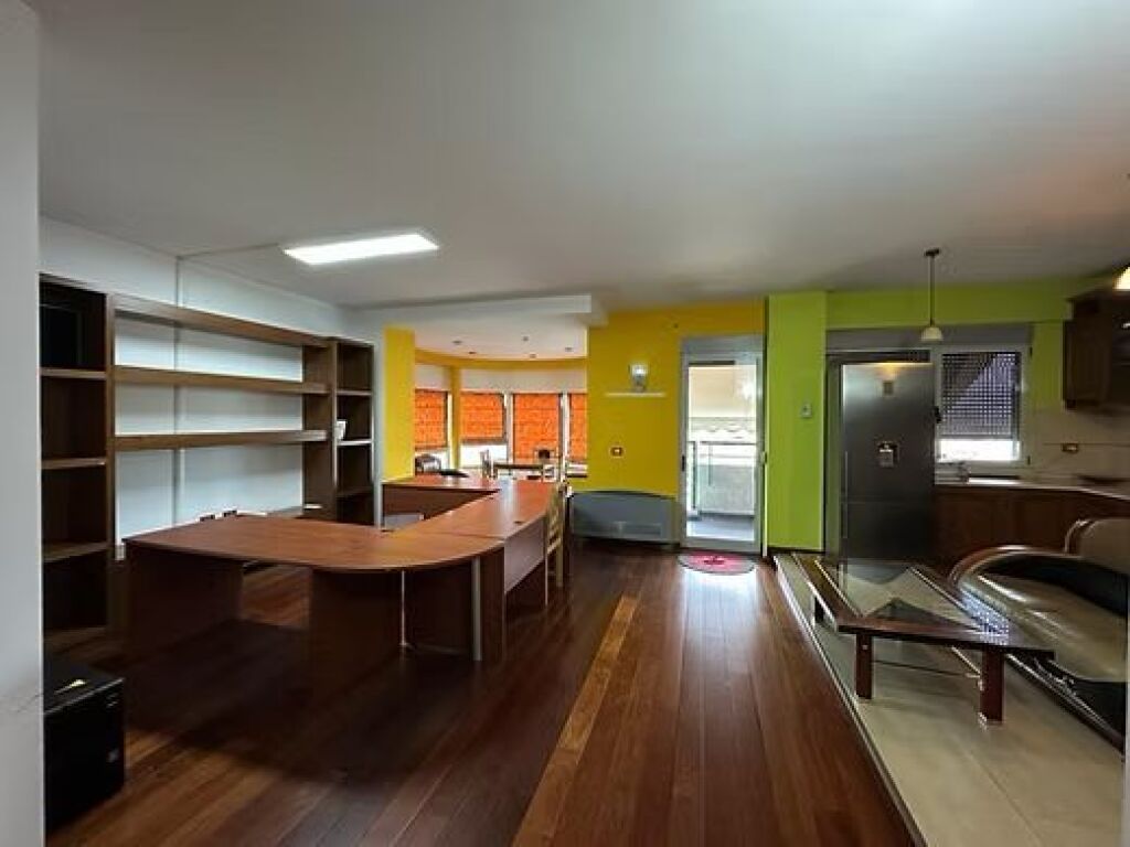 🏢 Dibrës Street, Halili Complex – Office space for rent with an area of 120 m². 120,000 Lekë/net