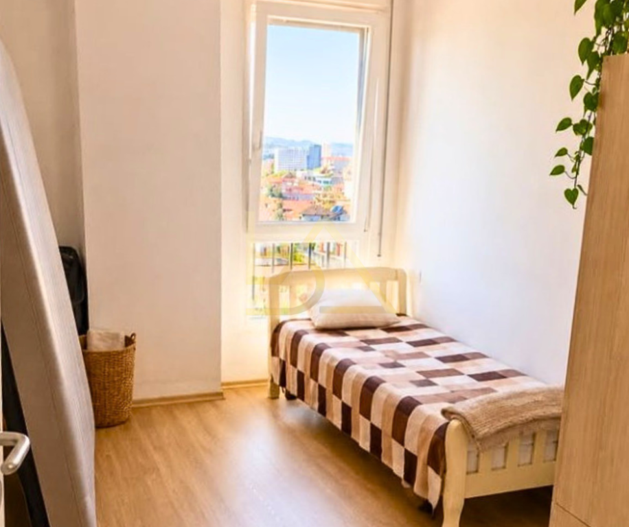 Apartament 3+1 për Shitje – 5 Maji, Tiranë