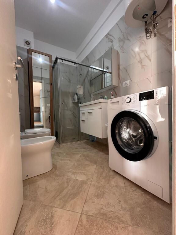 🏡 SHITET APARTAMENT 2+1 – LURA 3, GJIRI I LALZIT 🌊✨📜 Me hipotekë