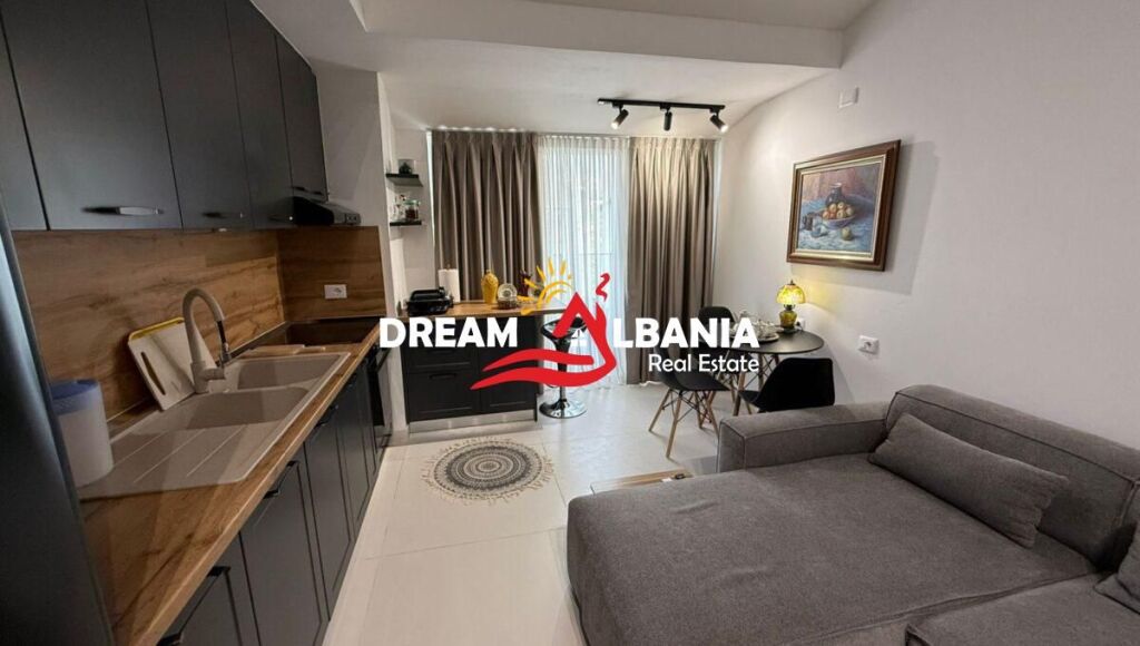 Shitet Apartament 1+1 Tek Restorant 2 Luanet ne Fresk (41111602)
