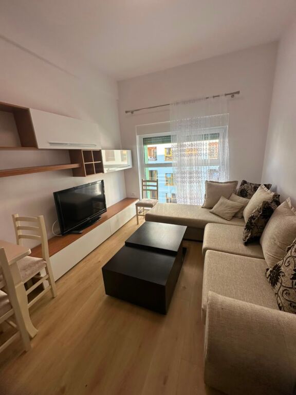 Jepet me qera Ap 2+1 tek Rezidenca Kadiu i pabanuar me pare  450 EURO