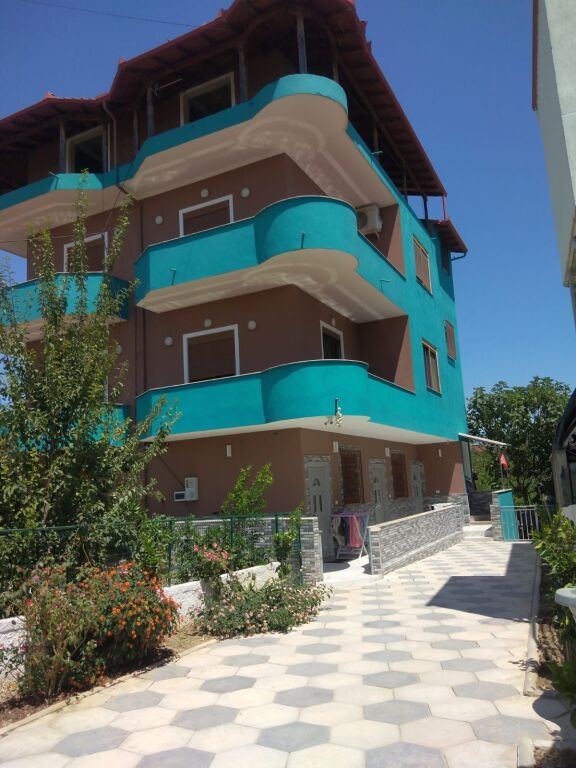 Affitto | Shtëpi private 2 + 1 | Kamez | 300 €/mese