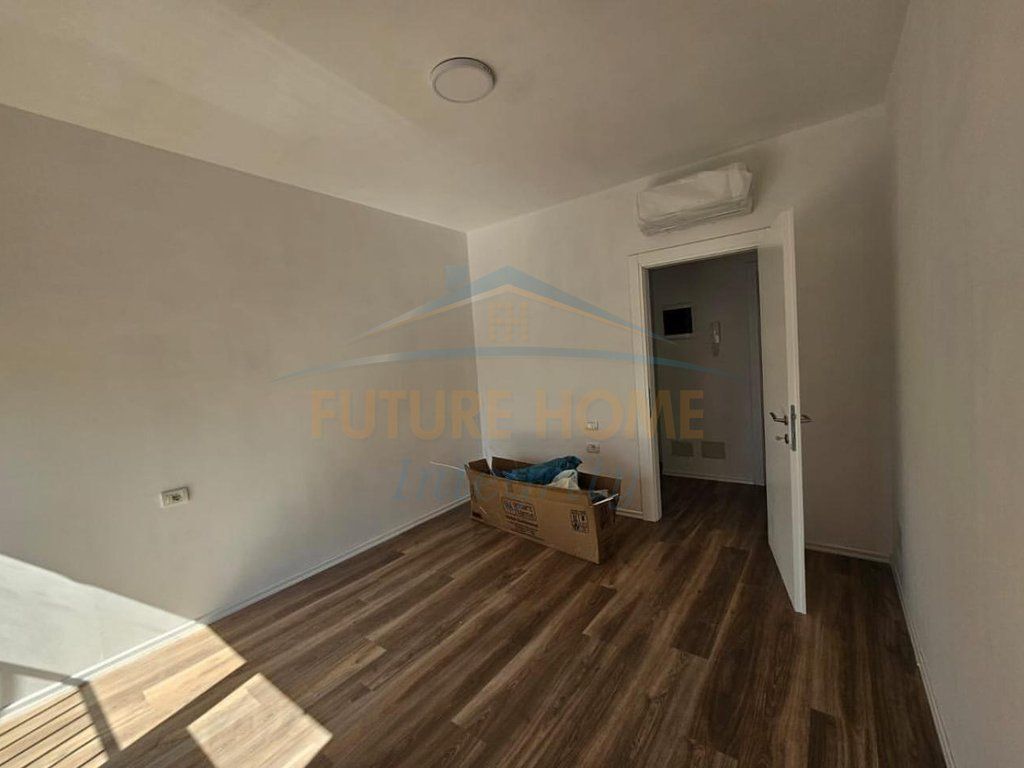 Rent, Apartment 2+1+2+Parking Space, Former Electric Market, Tirana.