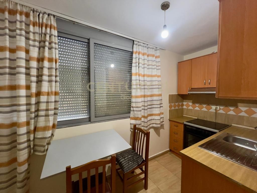 JAPIM ME QIRA APARTAMENT 1+1 PRANE SHKOLLES CAJUPI