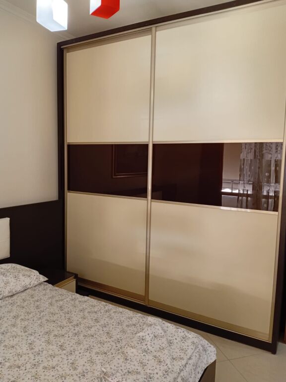 Apartament me qera
