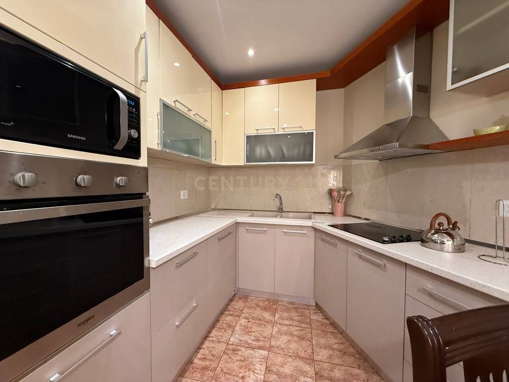 APPARTAMENTO 2+1+2 CON POSTO AUTO IN AFFITTO IN VIA DELLE BARRICATE! 900 € /Mese
