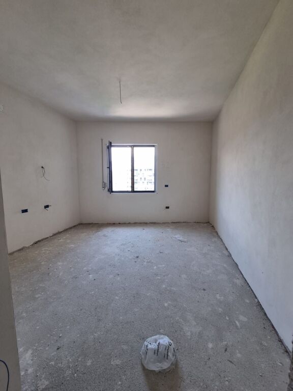 Shitet apartament 2+1, Don Bosko!