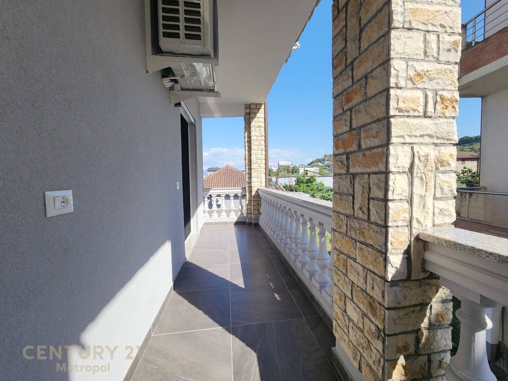 Jepet me qera apartament 2+1+Post Parkimi, Yrshek (Klinika Uzllova)