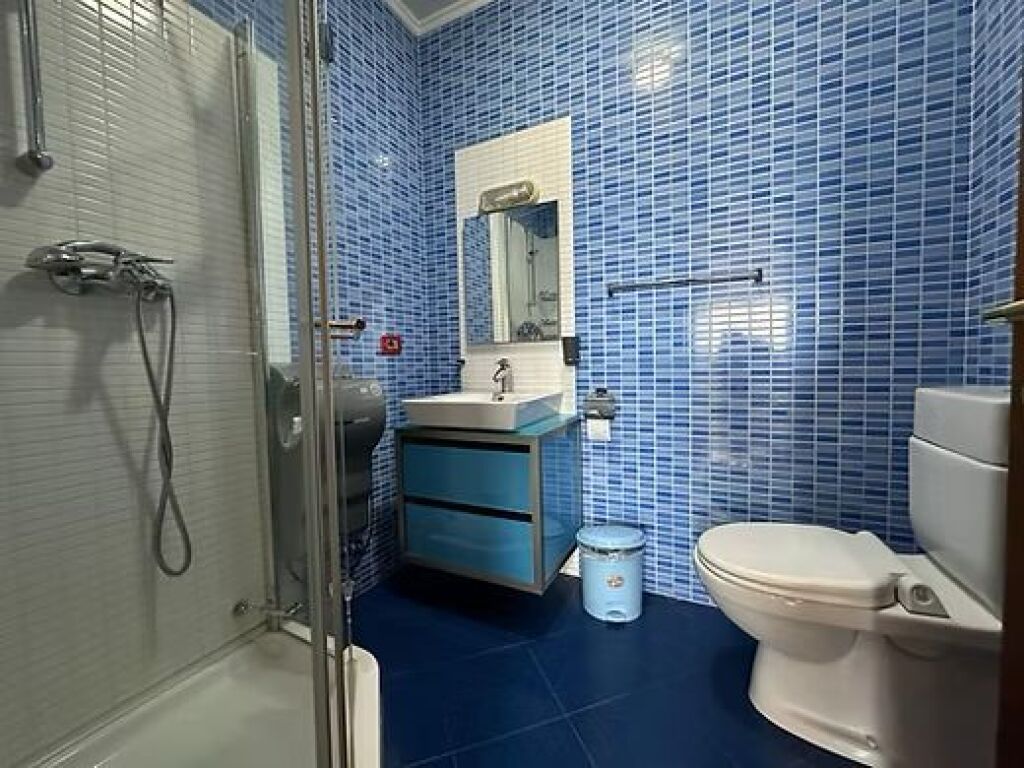 🏢 Dibrës Street, Halili Complex – Office space for rent with an area of 120 m². 120,000 Lekë/net
